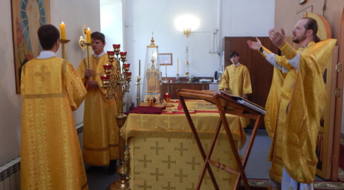 Божественная литургия в день празднования Владимирской иконы Божией Матери