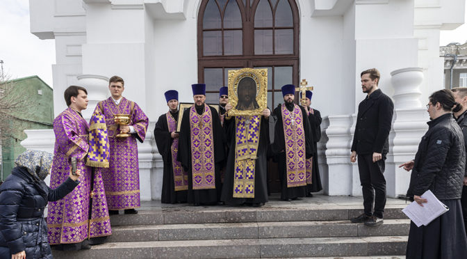 Прихожане храмов Саратовской епархии призываются к усиленной молитве