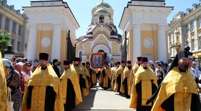 В Саратове прошли торжества в день памяти святых Кирилла и Мефодия