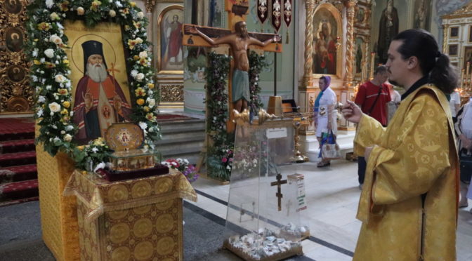 Молебен у мощей святителя Луки (Войно-Ясенецкого), архиепископа Крымского