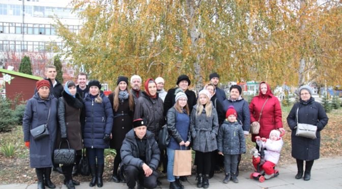 Прихожане храма и активисты клуба «Ладья» приняли участие в крестном ходе в честь Казанской иконы Божией Матери