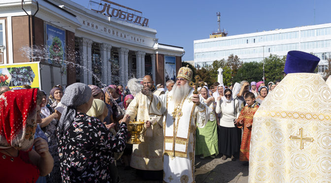 В день престольного праздника Митрополит Лонгин совершил Божественную литургию в нашем храме