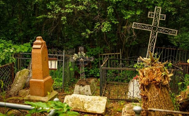 Благоустройство захоронений на Воскресенском кладбище
