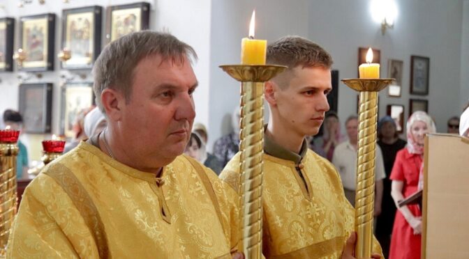 Богослужения в Неделю русских святых